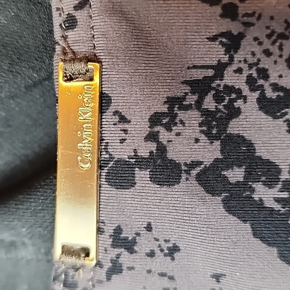 Calvin Klein One-Piece Swimsuit Size 8 Snajeskin Print Ruched Front - Picture 5 of 7